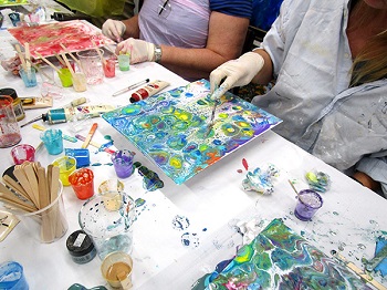 Reminder: Acrylic Pouring Intro Workshop this Sat 27th Nov!